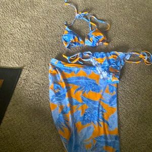 SHEIN three piece swimsuit set ! Beautiful mixture of orange and blue (: